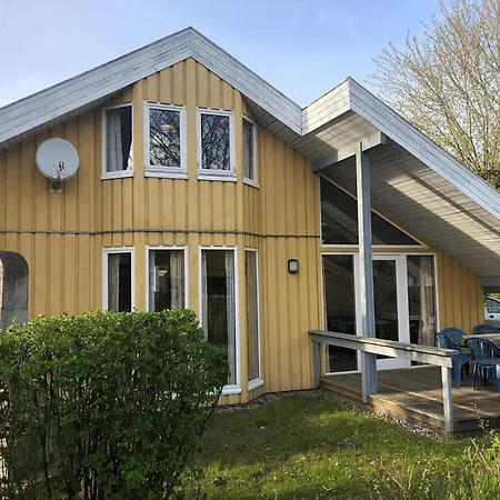 Holiday home Mirow In *